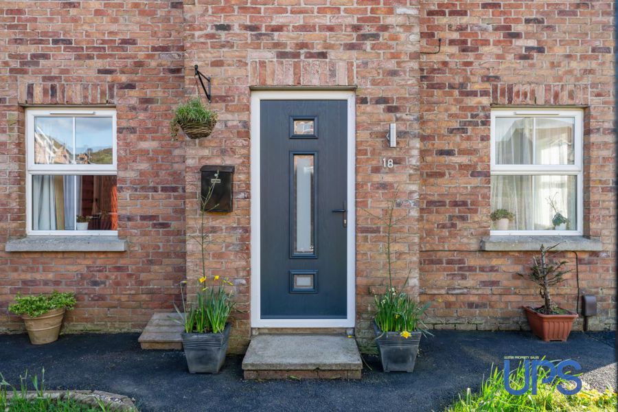 18 Mount Eagles Drive