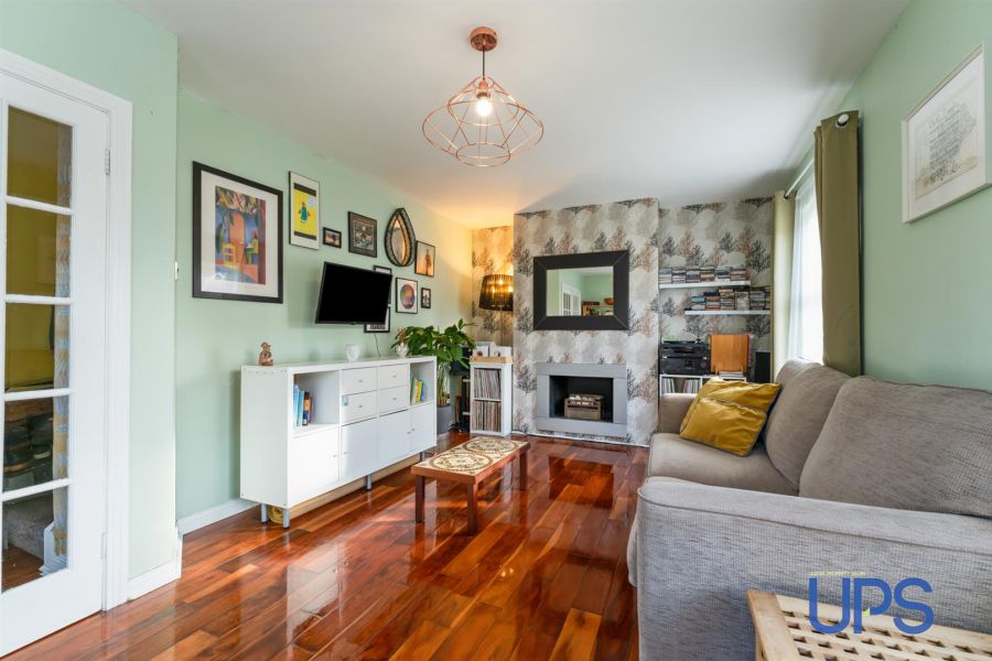 18 Mount Eagles Drive