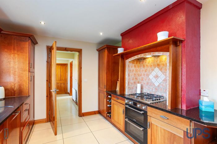 12 Glenoak Grange Close 12 Glenoak Grange Close