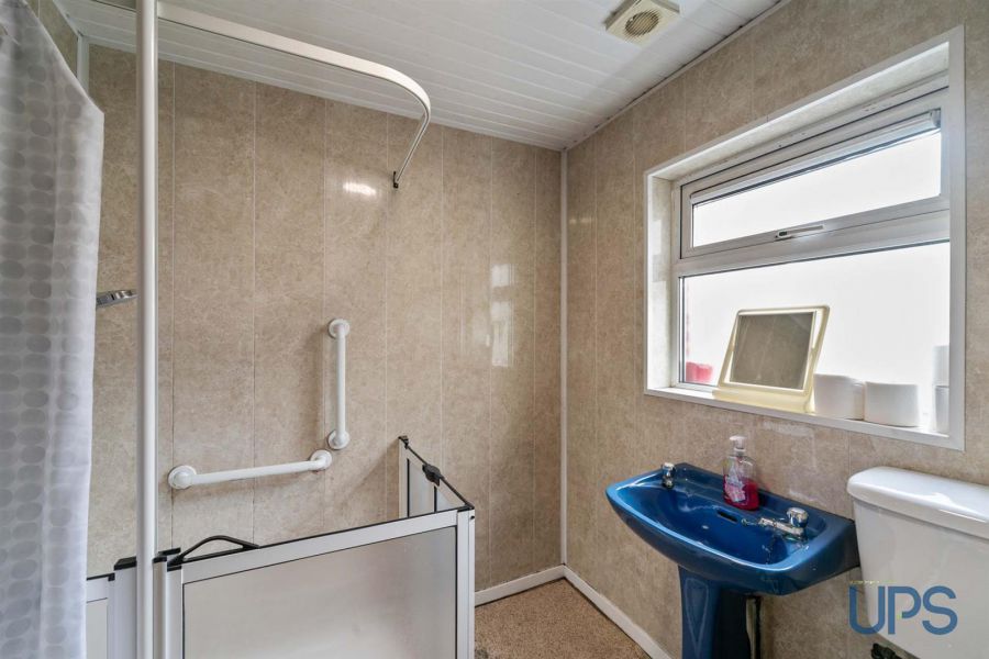 59 Beechmount Parade