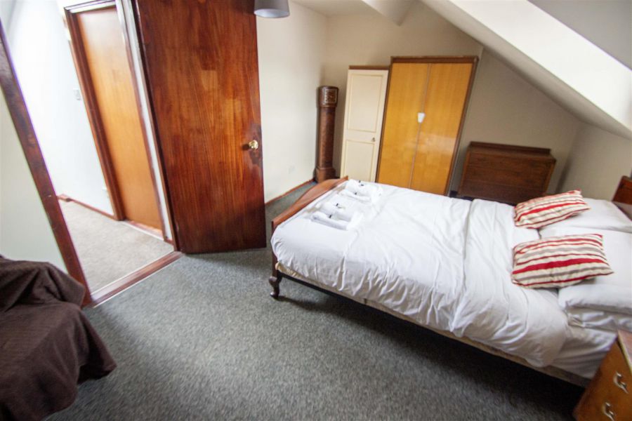 2 Self Contained Apts and Double Bedroom, 267&267a Falls Road