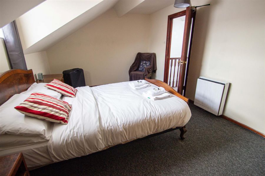 2 Self Contained Apts and Double Bedroom, 267&267a Falls Road