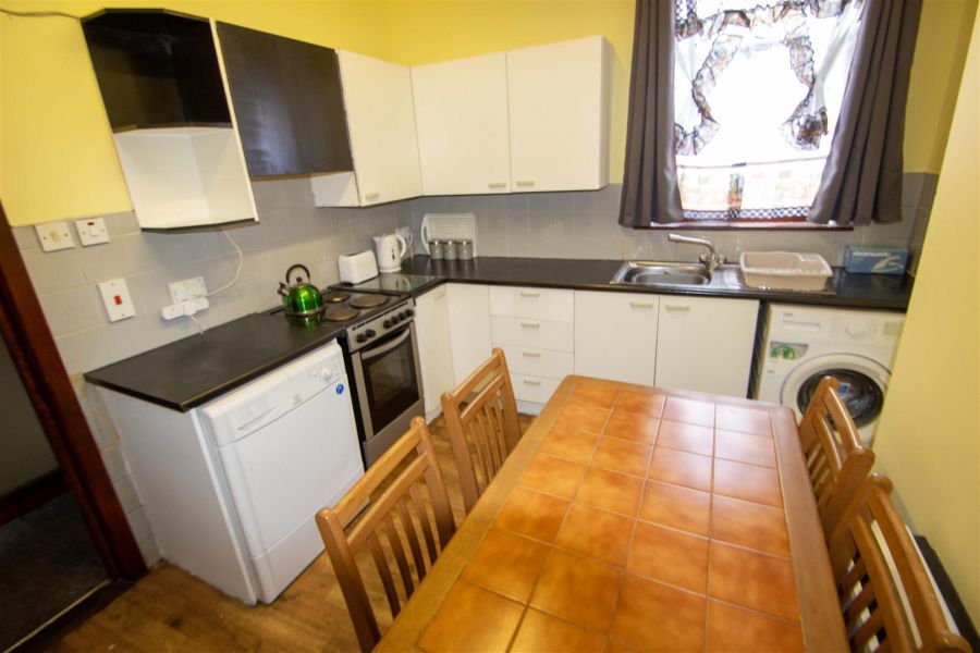 2 Self Contained Apts and Double Bedroom, 267&267a Falls Road