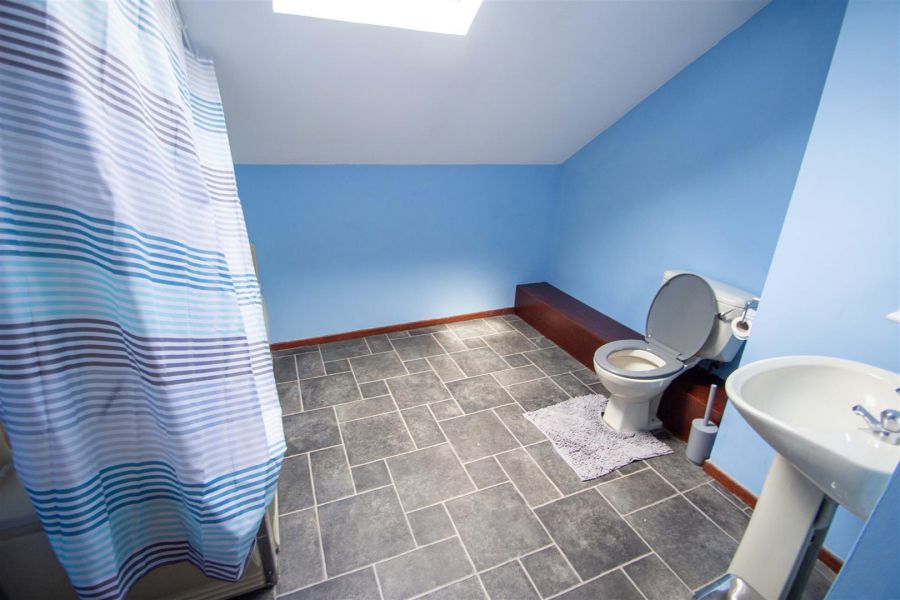 2 Self Contained Apts and Double Bedroom, 267&267a Falls Road