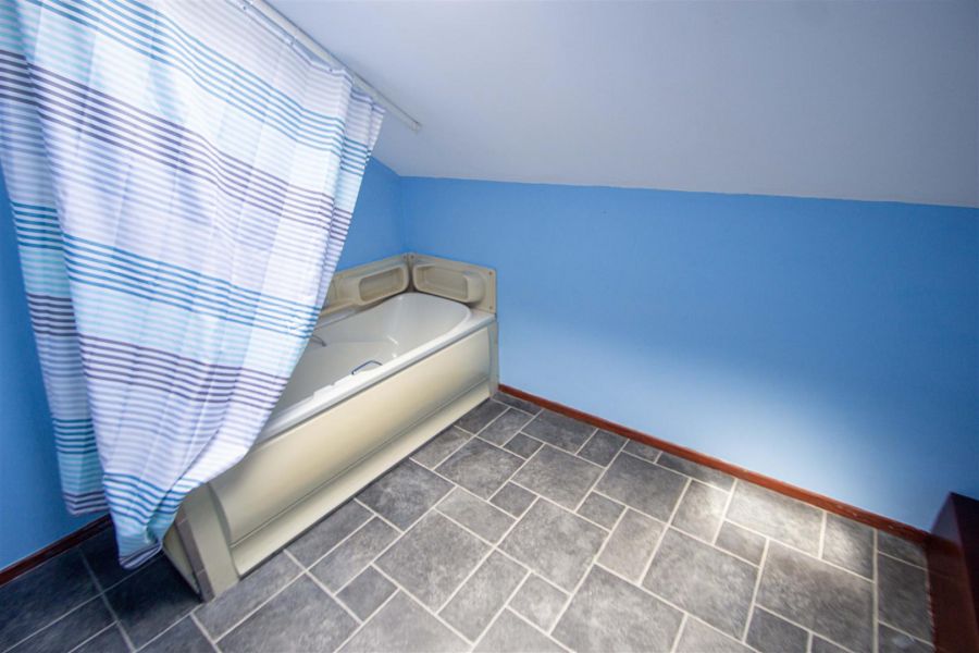 2 Self Contained Apts and Double Bedroom, 267&267a Falls Road