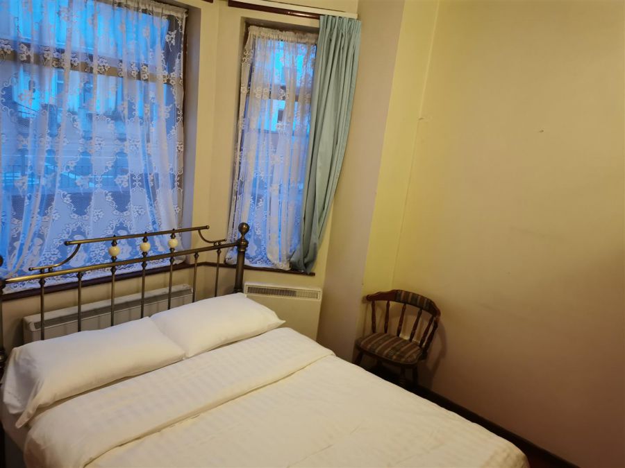 2 Self Contained Apts and Double Bedroom, 267&267a Falls Road
