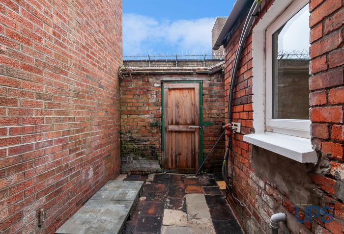 21 Hugo Street