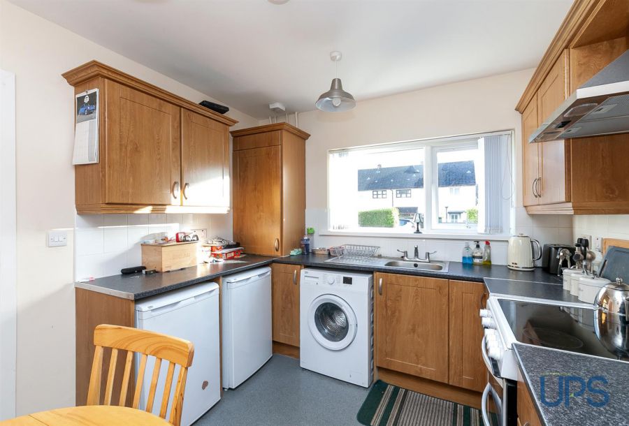 4 Riverdale Park South