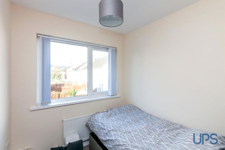 4 Riverdale Park South