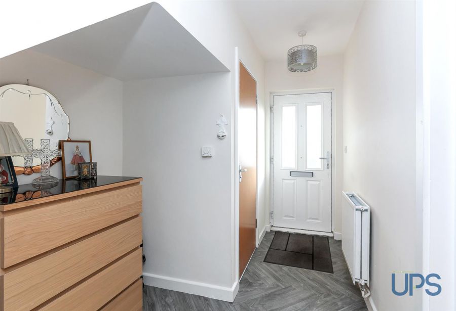 4 Riverdale Park South