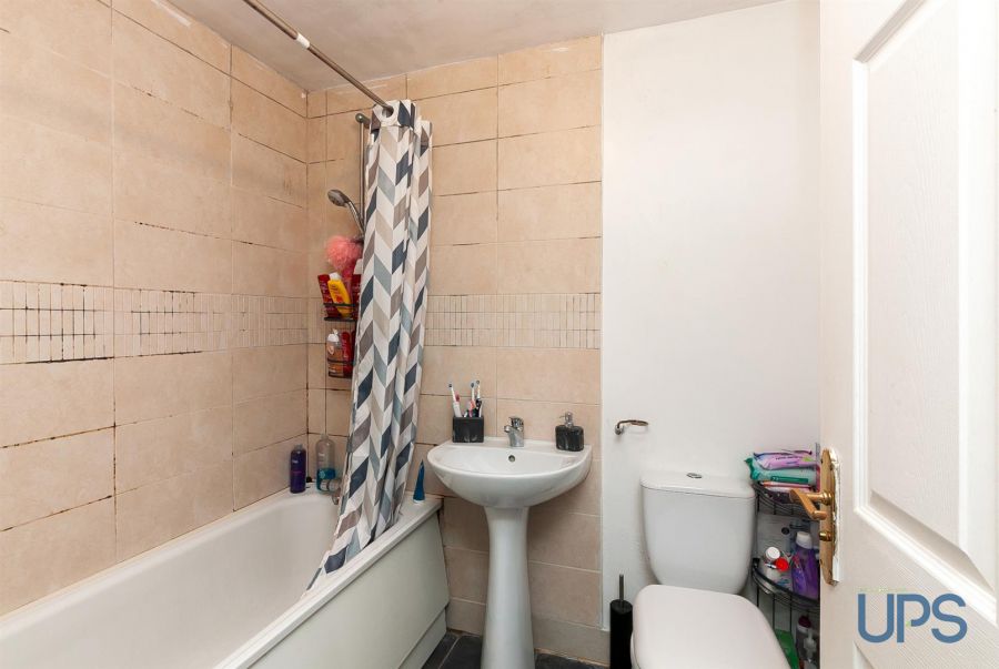 Apt, 24 Riverview Meadows