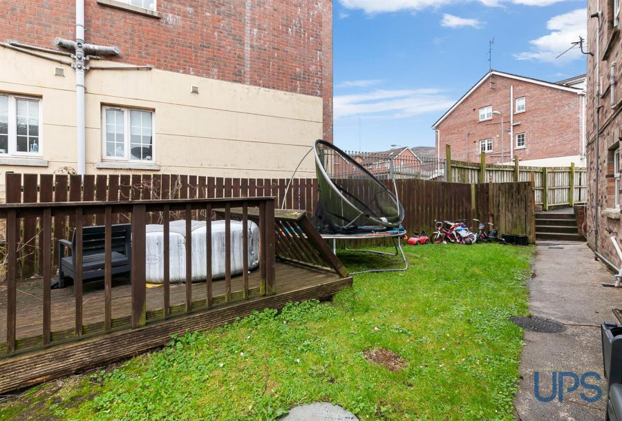 Apt, 24 Riverview Meadows