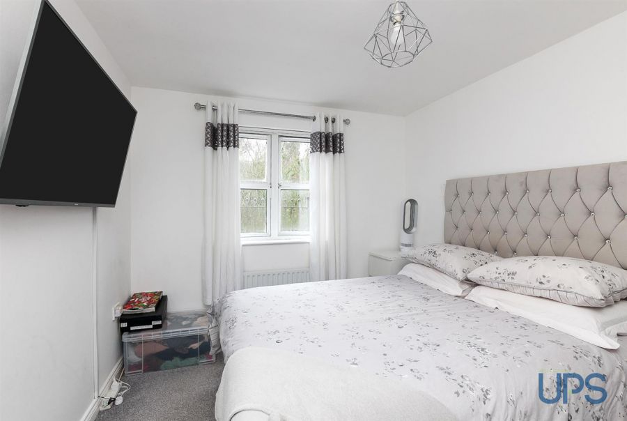 Apt, 24 Riverview Meadows