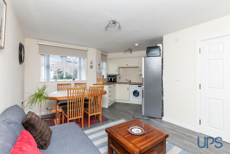 Apt 25 Mount Eagles Lodge