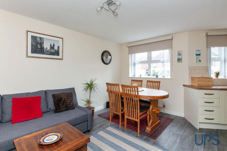 Apt 25 Mount Eagles Lodge