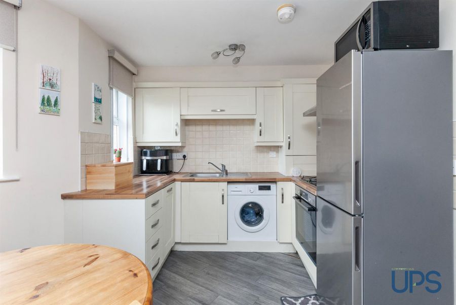 Apt 25 Mount Eagles Lodge