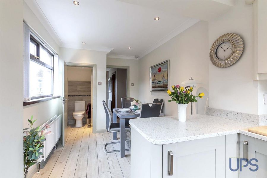 11 Coolnasilla Park East