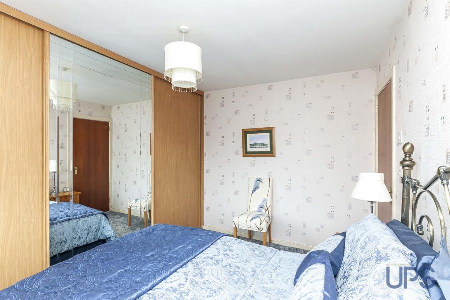 11 Coolnasilla Park East