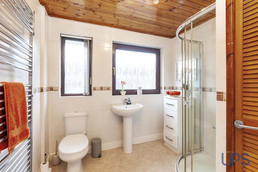 11 Coolnasilla Park East