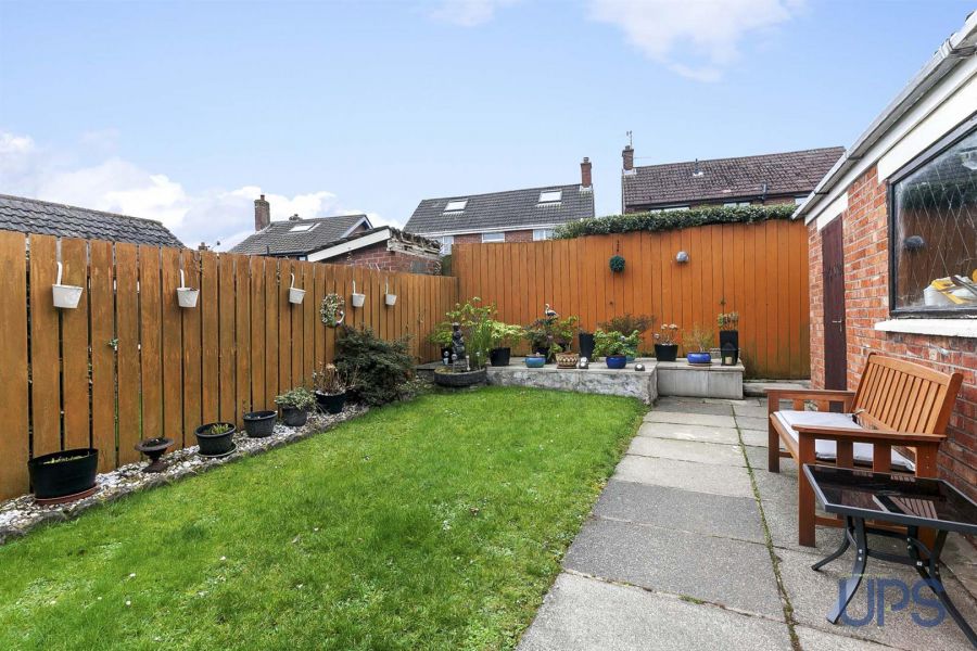 11 Coolnasilla Park East