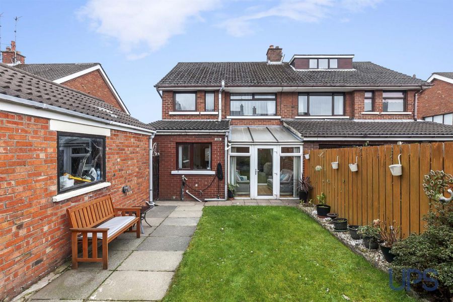 11 Coolnasilla Park East