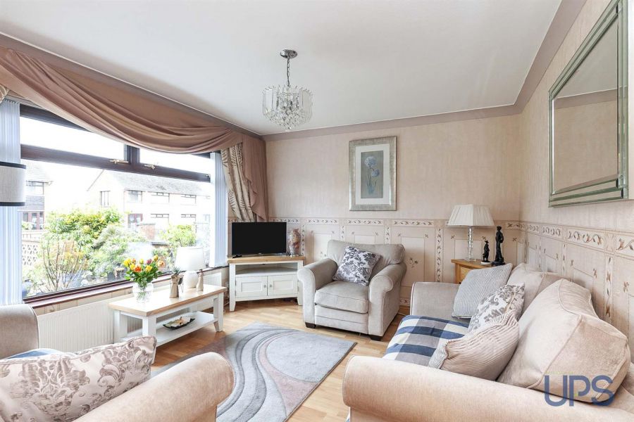 11 Coolnasilla Park East