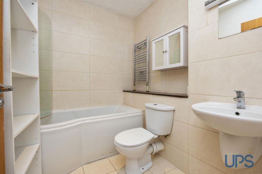 Apt 11 Woodberry Lane