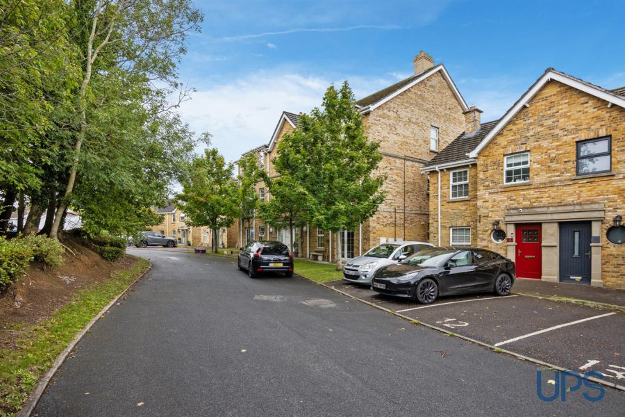 Apt 11 Woodberry Lane