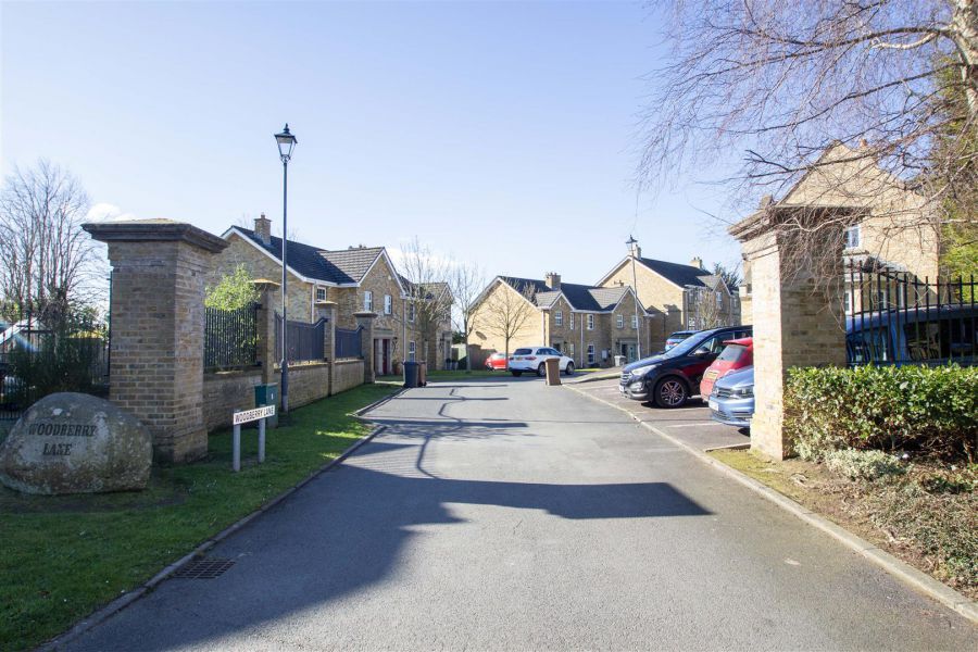 Apt 11 Woodberry Lane