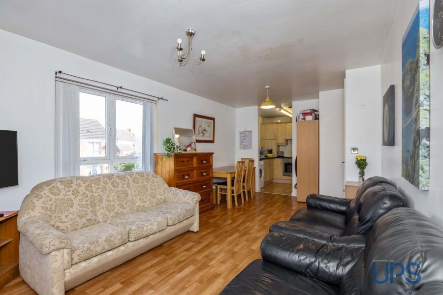 Apt 21a Oranmore Street