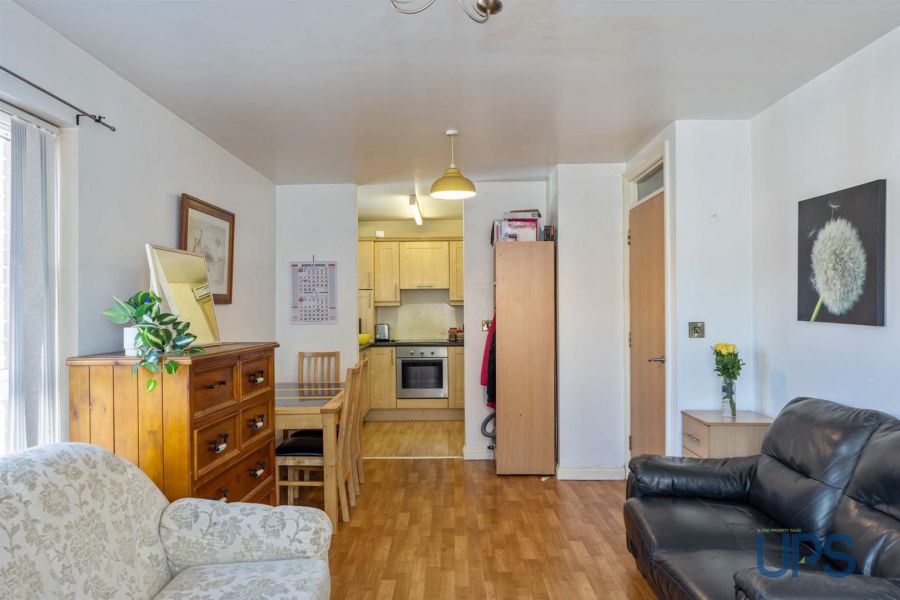 Apt 21a Oranmore Street