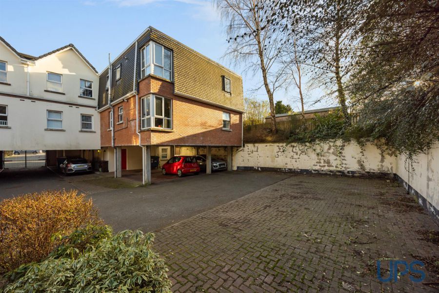 Apt 8 Casement Manor