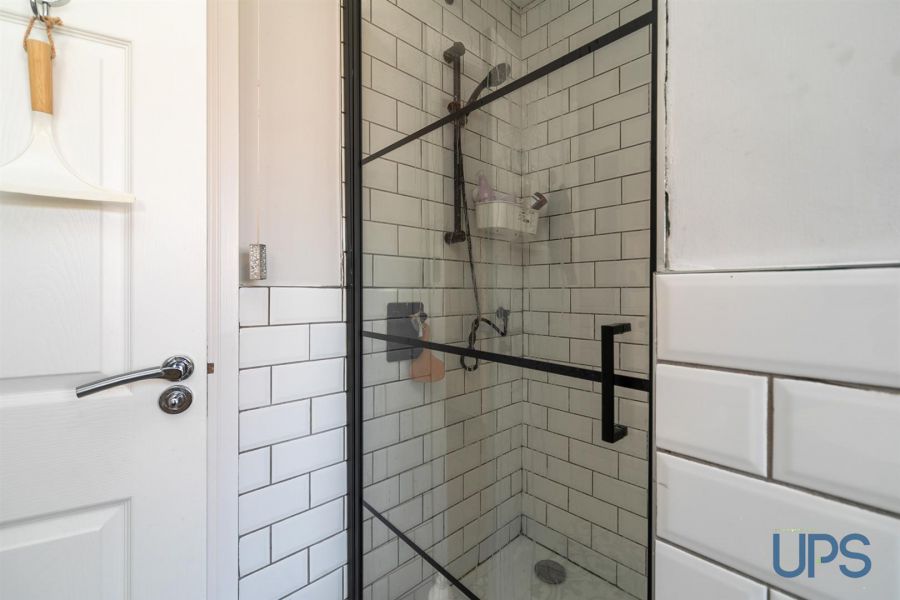 33 Mount Eagles Glen