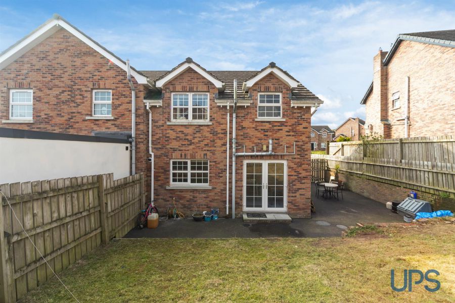 33 Mount Eagles Glen