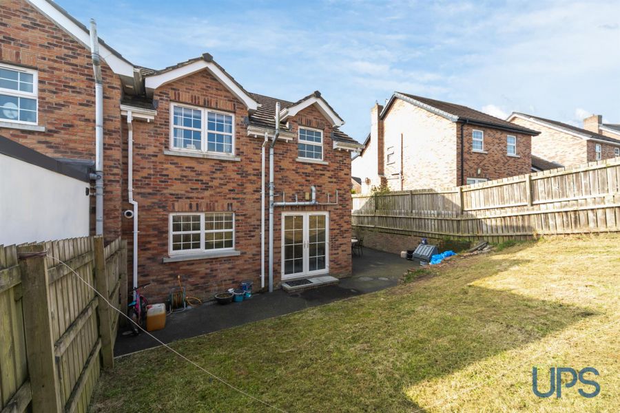 33 Mount Eagles Glen