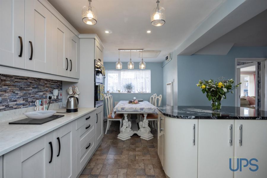 8 Lake Glen Park