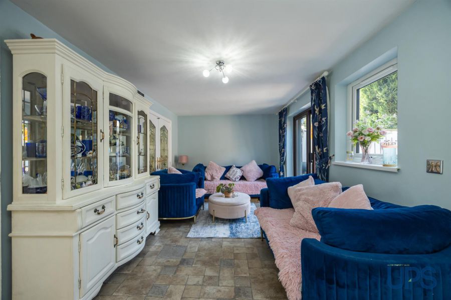 8 Lake Glen Park