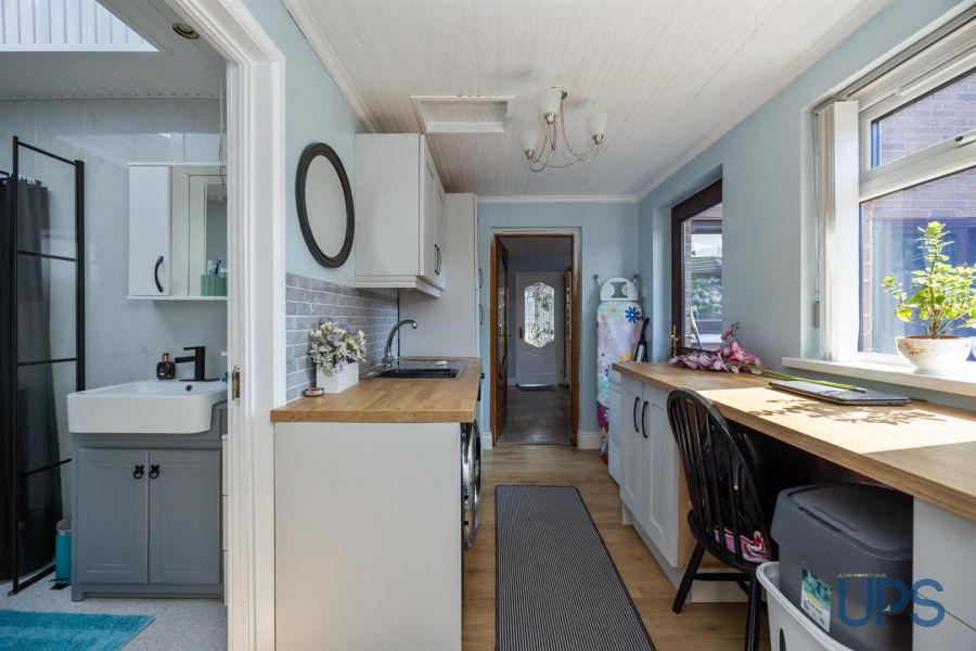 8 Lake Glen Park