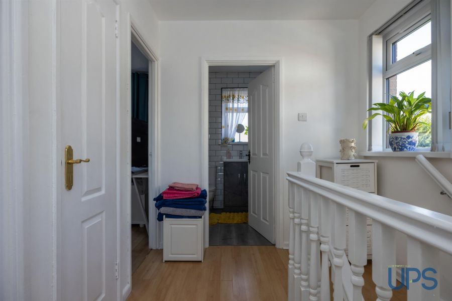 8 Lake Glen Park