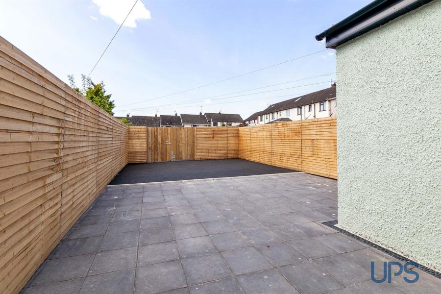 92 Ramoan Gardens