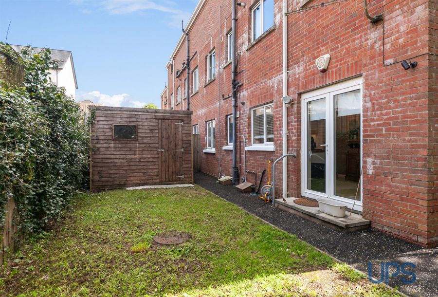 Apt, 6 Riverside Mews