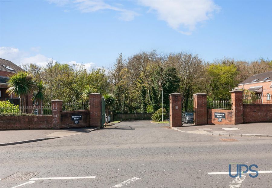 Apt, 6 Riverside Mews