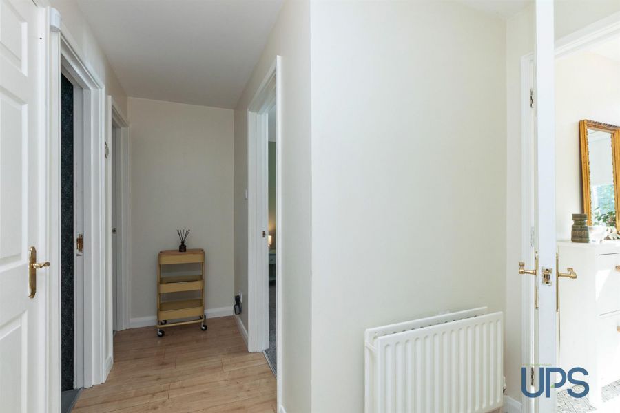 Apt, 6 Riverside Mews