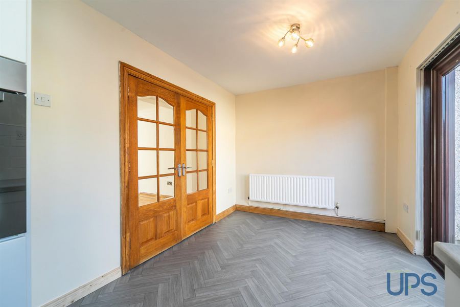 12 Whiterock Gardens