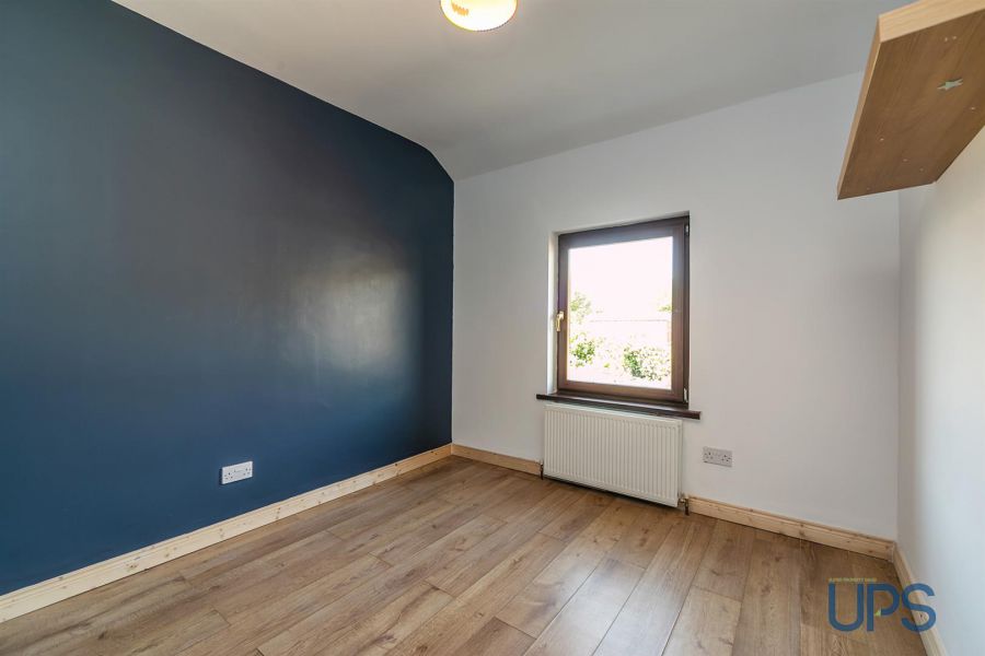 12 Whiterock Gardens