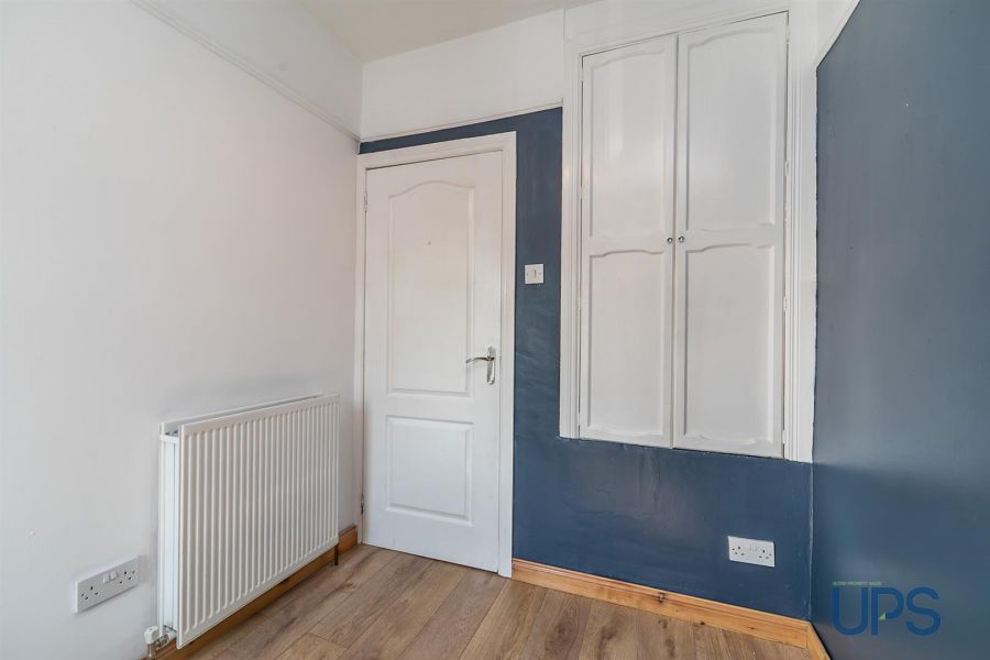 12 Whiterock Gardens