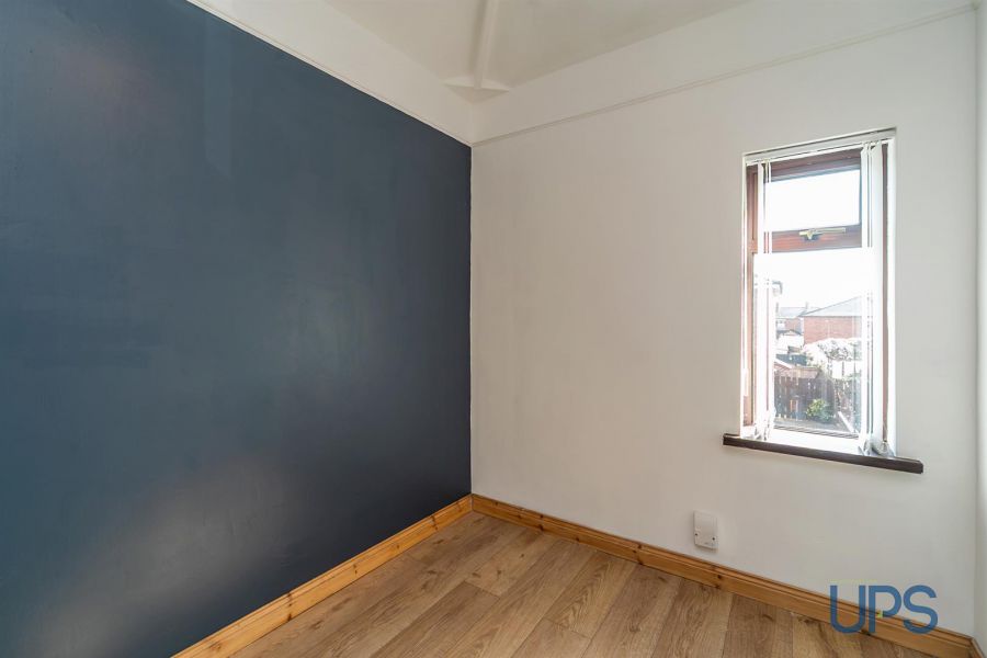 12 Whiterock Gardens