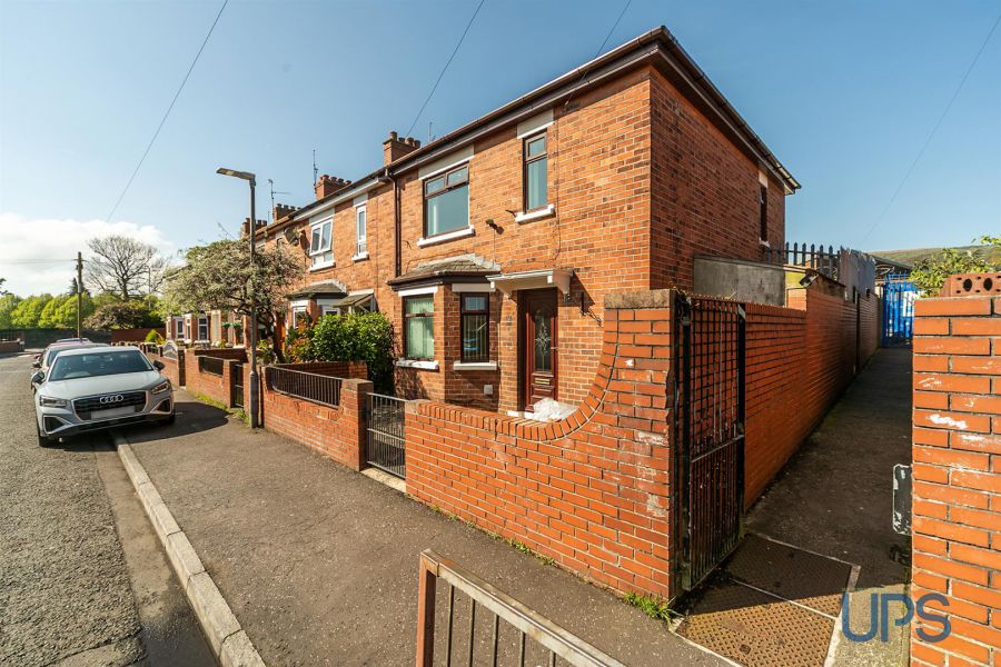 12 Whiterock Gardens