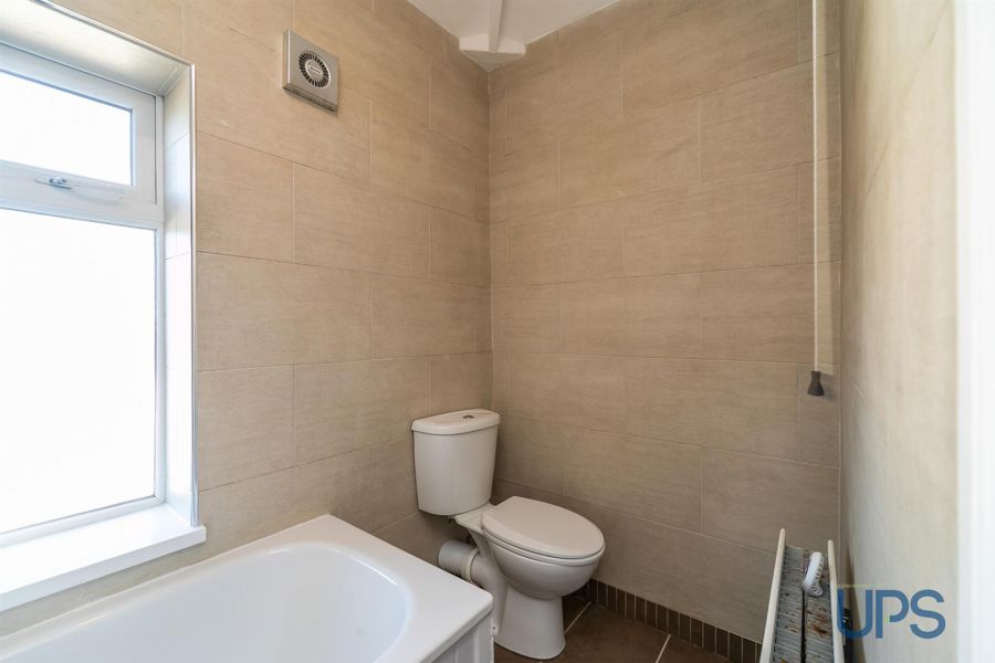 12 Whiterock Gardens