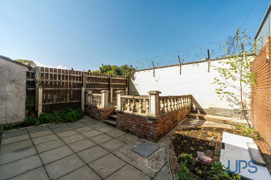 12 Whiterock Gardens